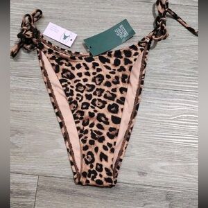 Wild Fable Women’s Animal Print Bikini Bottoms Size M Triangle Style NWT